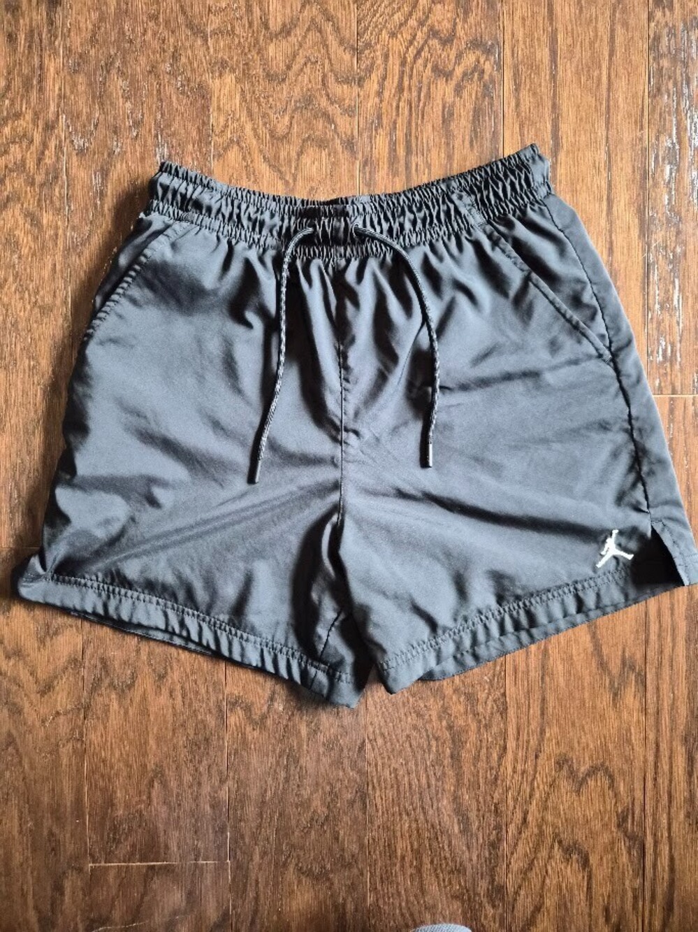 Jordan Essentials Woven Flow Shorts Mens Medium Black FQ4562-010 Trunk